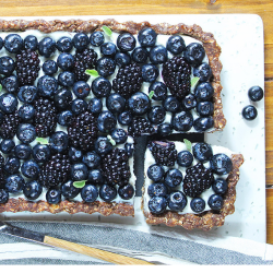 crostata-senza-cottura-mirtilli-more-senza-glutine-vegan