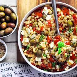 fregola-pomodorini-feta-basilico-menta