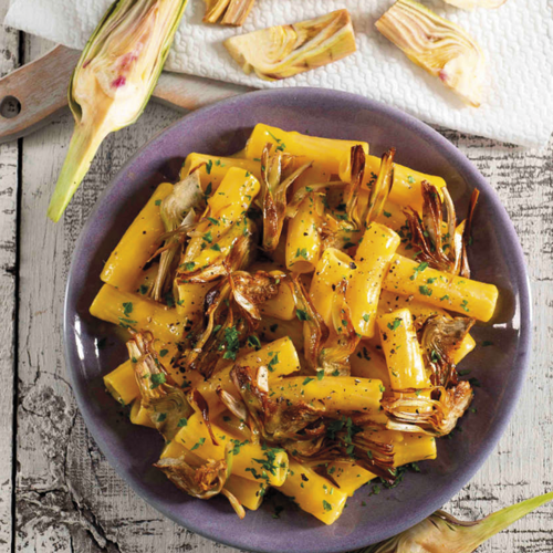 Rigatoni alla carbonara vegetariana di carciofi