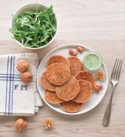 Borlotti beans pancake with rocket and walnuts cream