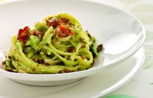 Bavette con Salsa di Avocado e Pomodori Secchi