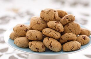 Autumn Biscuits with Raisins and Hazelnuts