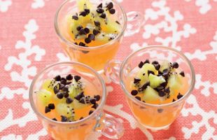 Pink Grapefruit Pudding with Kiwi and Chocolate