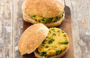 Spicy Cereals and Fresh Peas Burgers