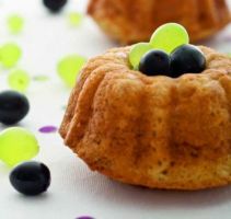 Donuts of Carrots and Hazelnuts with Colored Grapes