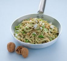 Spaghetti Integrali in Crema di Broccoli alle Noci