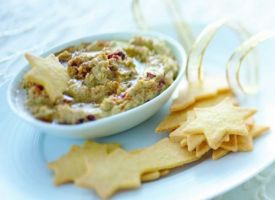 Pea Hummus with Corn Crackers