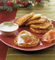 Blini di Farina Gialla e Cipollotti con Salmone