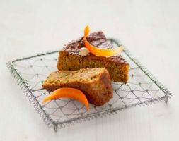 Wholewheat Cake of Carrots and Hazelnuts