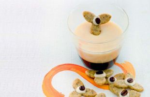 Cream of Coffee and White Chocolate with Cookies