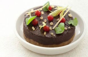 Dark Chocolate Cream with Almonds