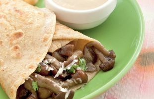 Crepes with Mushrooms and Chickpeas Spread
