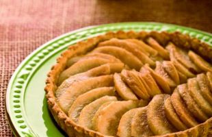 Light Hazelnut and Pear Tart with Cinnamon