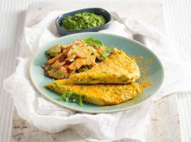 Turmeric omelette with rocket pesto vegetables