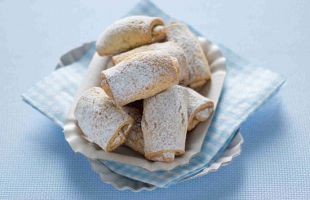 Pastry with Quinoa, Figs and Almonds