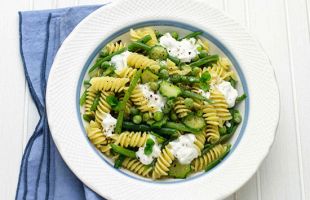 Fusilli di Mais con Verdure, Menta e Stracciatella