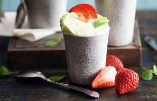 Peas Ice Cream with Strawberries and Mint