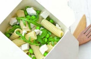 Insalata Fredda di Pasta con Piselli, Rucola e Ricotta Salata 