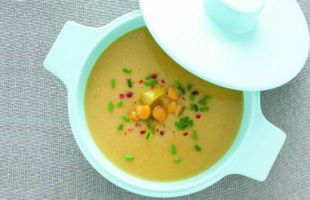 Chickpeas and Apples Cream with Curry and Pink Pepper