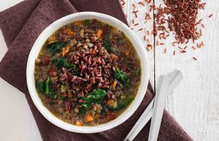 Spinaches and Green Lentils Soup with Red Rice