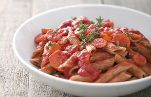 Wholewheat Penne with Carrots Sauce and Thyme