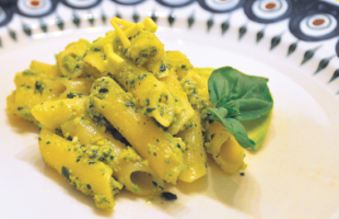 Penne con Pesto di Avocado