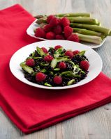 Venere rice with asparagus and raspberries