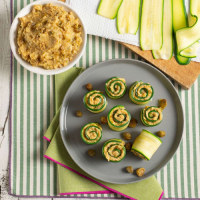 Rotolini light di zucchina con crema di ceci e capperi