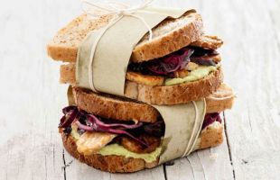 Wholemeal Sandwich with Tempeh, Avocado and Purple Cabbage