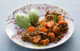 Stufato di Lenticchie e Carote con Purè di Scarola