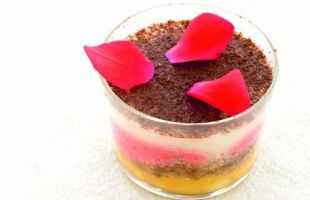 Tiramisù di Cioccolato e Pere alle Rose