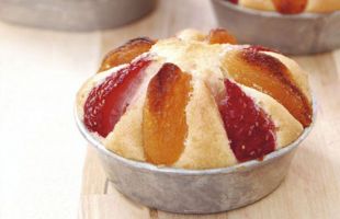 Strawberries and Medlars Pie