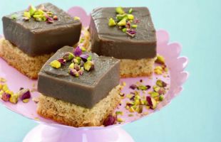 Almond Pies with Coffee and Liquorice Pudding