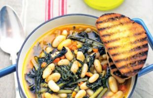 Zuppa Rustica di Fagioli Cannellini, Bieta e Cavolo Nero