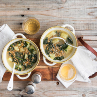 Zuppa di lenticchie, patate e cavolo nero